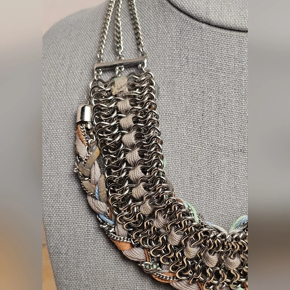 [LOFT] Chunky Statement Necklace ◇■ Multi Layered ☆ Pink & White Gems ☆